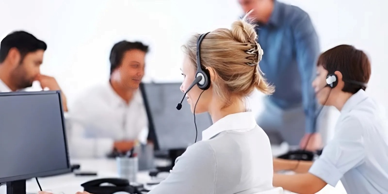 Hỗ trợ dịch vụ Hotline trực tuyến cho người chơi